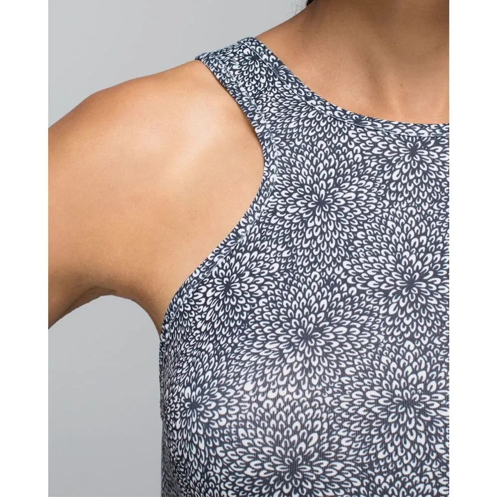 Lululemon Front Racer II In Plush Petal Black Ghost Size 6